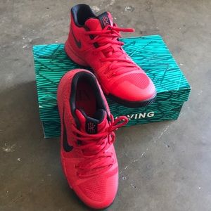KYRIE IRVING KYRIE 3 KIDS/WOMEN’S 8.5/8